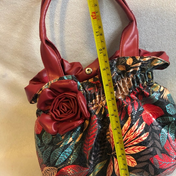 Bueno shoulder bag, faux snake skin, burgundy flower, leaves prints - Picture 8 of 13